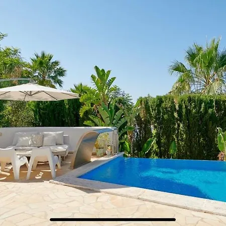 Βίλα Luxury Villa - Sleeps 12 Walk To Beach & Shops! *