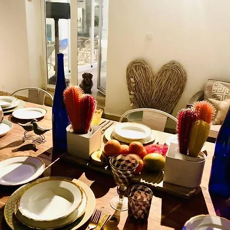 Luxury Villa - Sleeps 12 Walk To Beach & Shops! Βίλα Santa Eulària des Riu