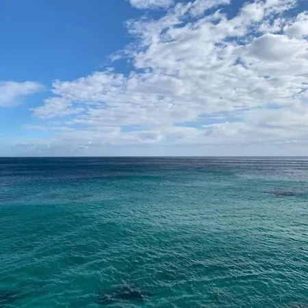Luxury Villa - Sleeps 12 Walk To Beach & Shops! Βίλα