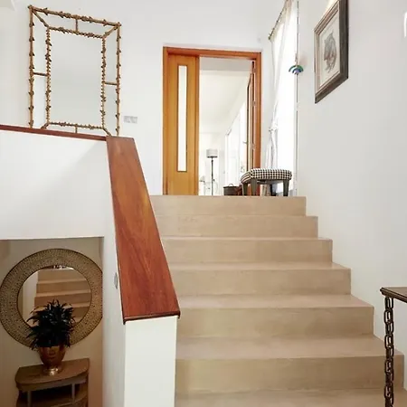 Luxury Villa - Sleeps 12 Walk To Beach & Shops! Βίλα Santa Eulària des Riu