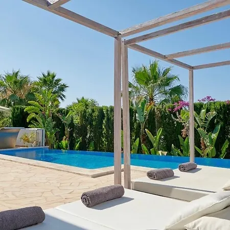 Luxury Villa - Sleeps 12 Walk To Beach & Shops! Βίλα