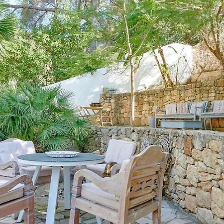 Luxury Villa - Sleeps 12 Walk To Beach & Shops!