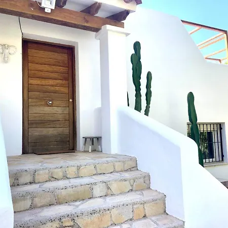 Luxury Villa - Sleeps 12 Walk To Beach & Shops! *