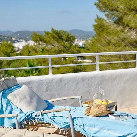 Luxury Villa - Sleeps 12 Walk To Beach & Shops!