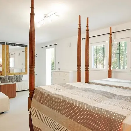 Βίλα Luxury Villa - Sleeps 12 Walk To Beach & Shops! Santa Eulària des Riu