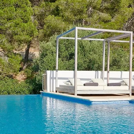 Luxury Villa - Sleeps 12 Walk To Beach & Shops! *