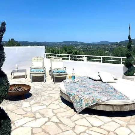 Luxury Villa - Sleeps 12 Walk To Beach & Shops! * Santa Eulària des Riu