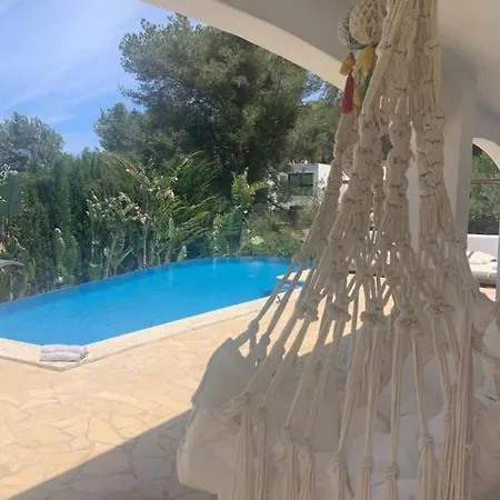 Luxury Villa - Sleeps 12 Walk To Beach & Shops! *