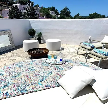 Luxury Villa - Sleeps 12 Walk To Beach & Shops! * Santa Eulària des Riu