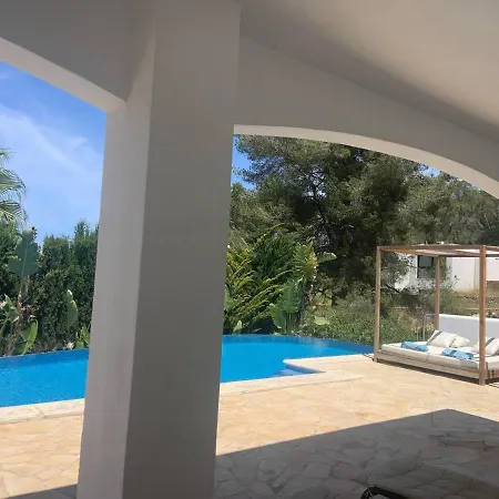 Luxury Villa - Sleeps 12 Walk To Beach & Shops! *